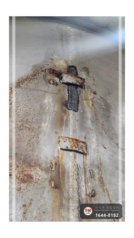 온수탱크 재누수 판재시공 이전 보강대 절단 세로 크랙 알곤 용접 시공 사진 2