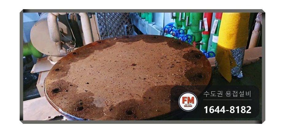 온수탱크 하단 누수 에폭시 전부 제거 크랙 구간 판재 보강 용접 시공 사진 6