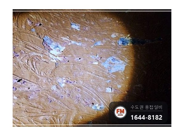 찜질방 온수탱크 누수 콘크리트 폐기물 제거 내부 3회 코팅 판재 보강 시공 사진 7