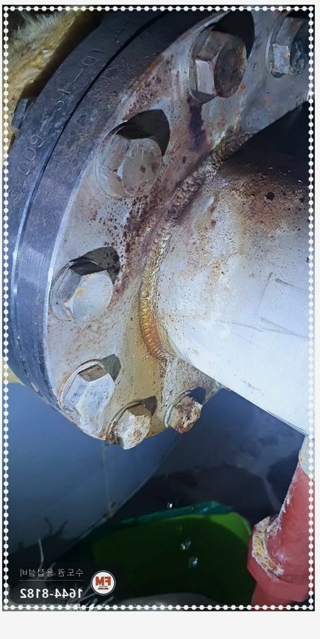 온수탱크 플랜지 90mm 크랙 10mm 여유 비드 쌓기 용접